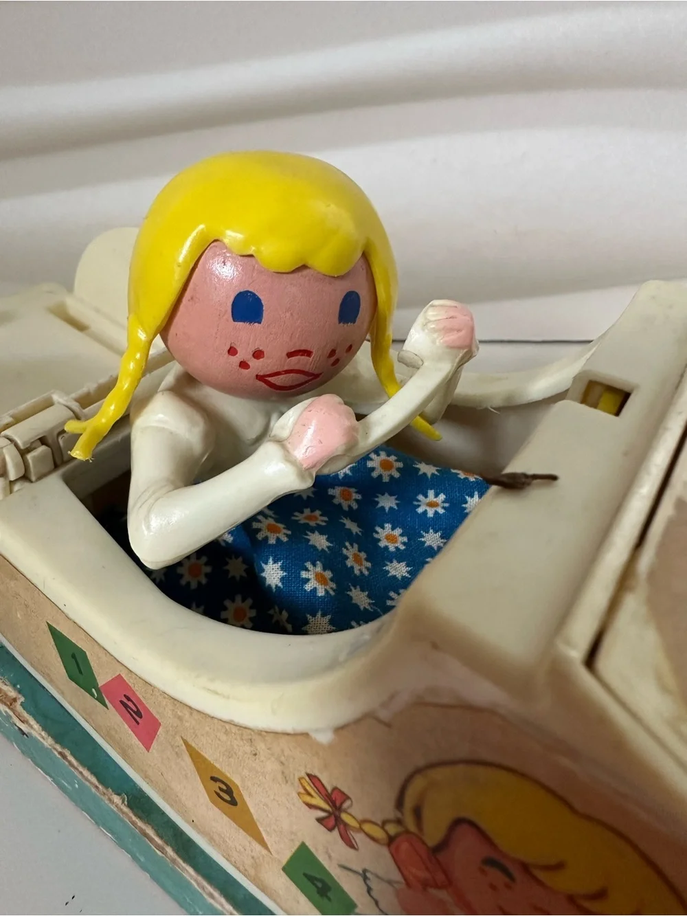 Fisher-Price Pop-Up-Pal Chime Phone 1968 Vintage #150 Toy chime carrying handle